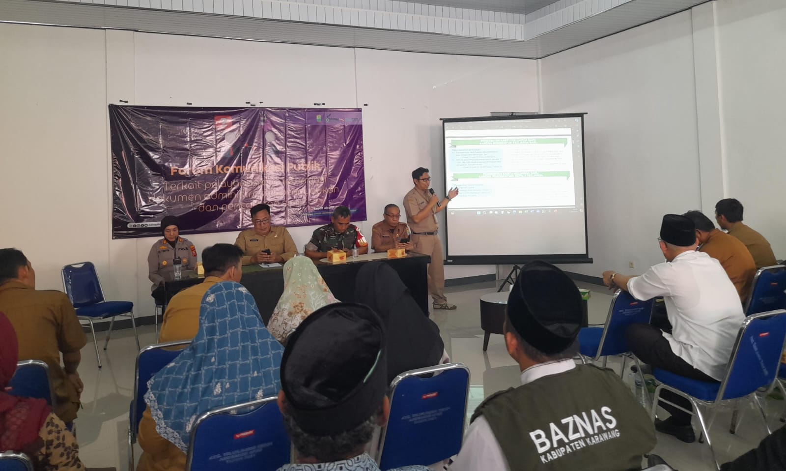 Disdukcapil Karawang Gelar Forum Komunikasi Publik dalam Kegiatan Minggon di Kantor Kecamatan Telukjambe Timur