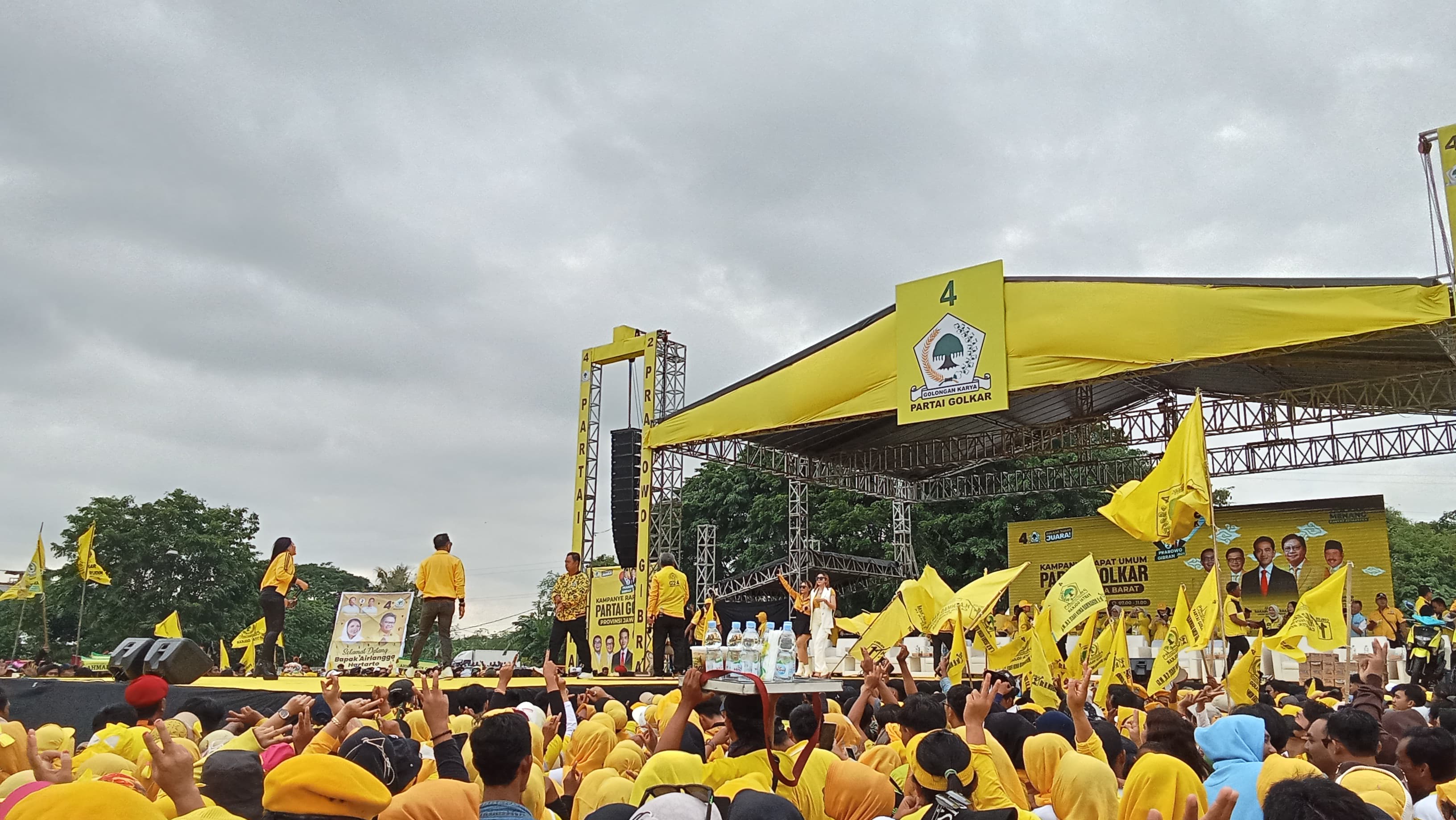 Gibran Ajak Ribuan Simpatisan dan Pendukungnya di Kabupaten Bekasi Untuk Kerja Keras Bersama