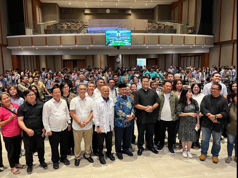 Pasangan ASIH Hadiri Seminar Keuskupan Bandung, Komitmen Majukan Pendidikan