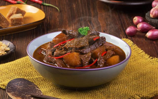 Manfaatkan Daging Sisa Kurban Untuk Membuat Semur Daging Sapi, Berikut resep membuatnya!