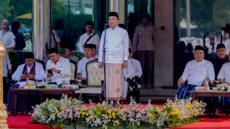 Bupati Aep Minta Para Santri Terus Jadi Benteng Moral Modernisasi Karawang