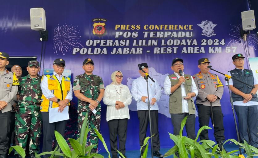 Kunker ke Rest Area KM 57 Tol Jakarta-Cikampek, Sejumlah Menteri Tinjau Pengawasan dan Pelayanan Nataru 