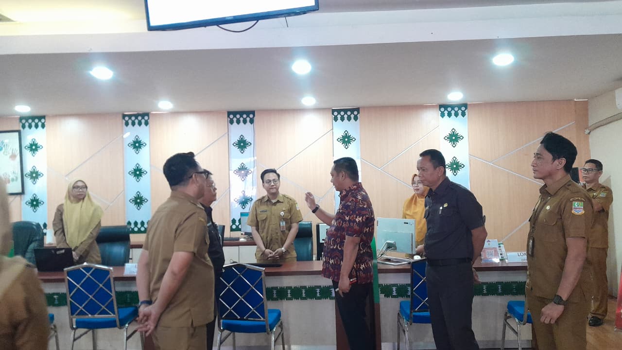 Plt Bupati Sidak Sejumlah Dinas di Pemkab Bekasi