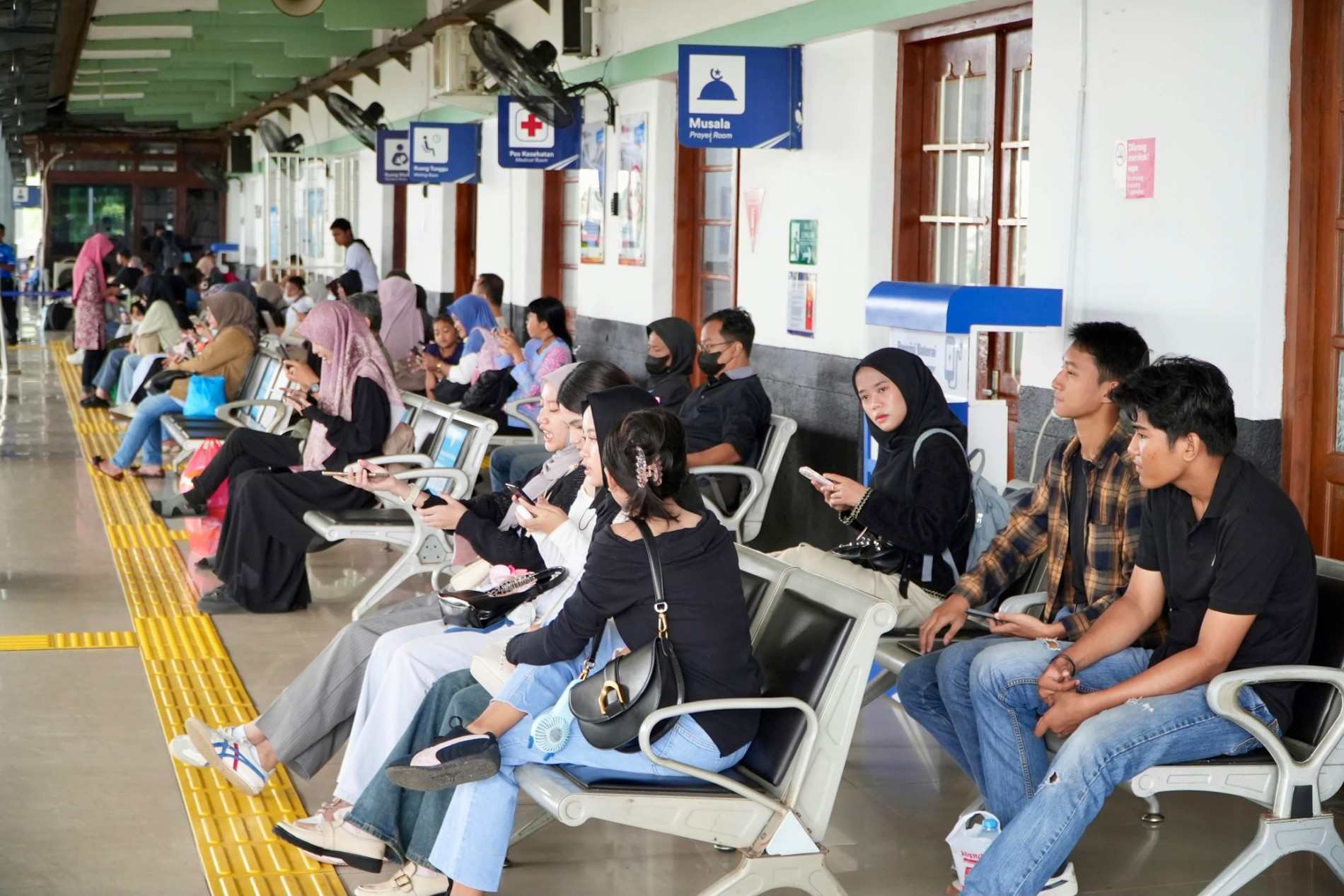 Antisipasi Kemacetan Helaran Budaya Karawang, KAI Imbau Penumpang Kereta Tiba Lebih Awal di Stasiun