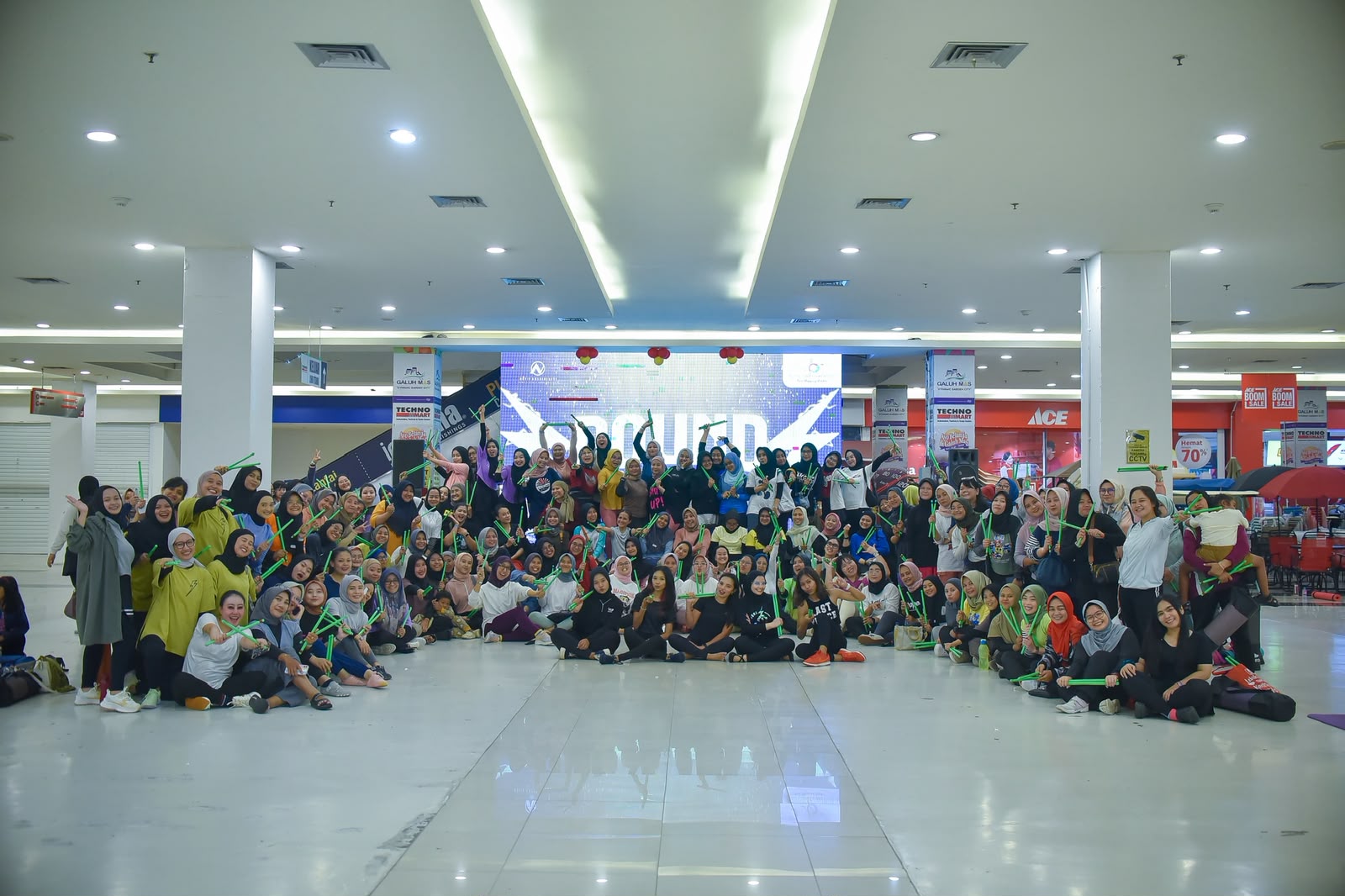 Lebih dari 100 Komunitas Temukan Rumah di KCP Mall Karawang