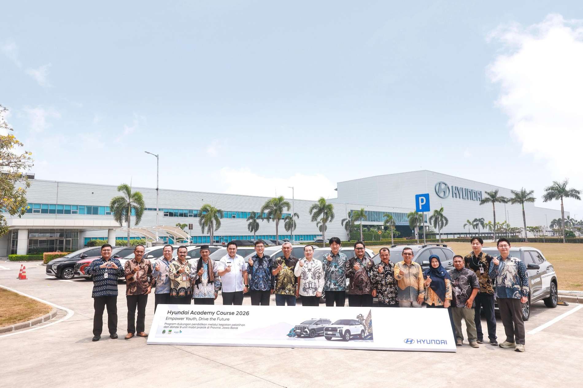 Hyundai Gembleng 30 Siswa SMK di Bekasi, Donasi 9 Mobil Dorong Pendidikan Vokasi 