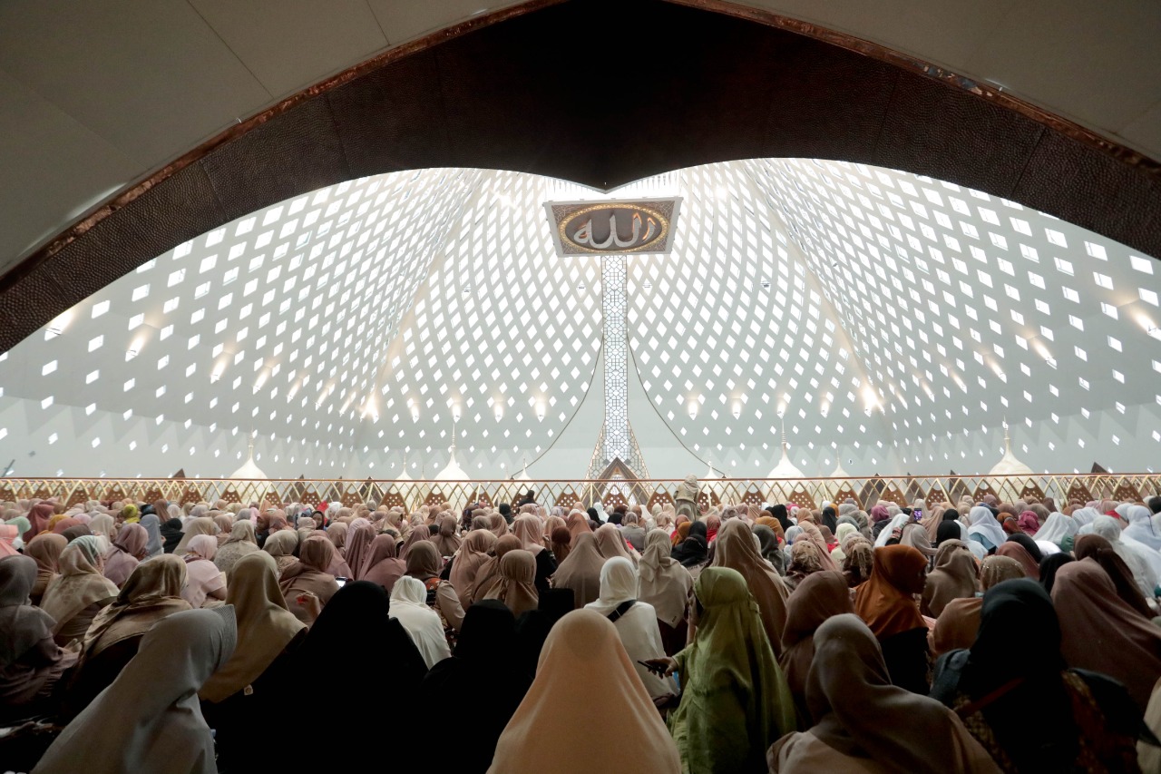 Masjid Raya Al Jabbar Mulai Aktif Dipakai Majelis Taklim