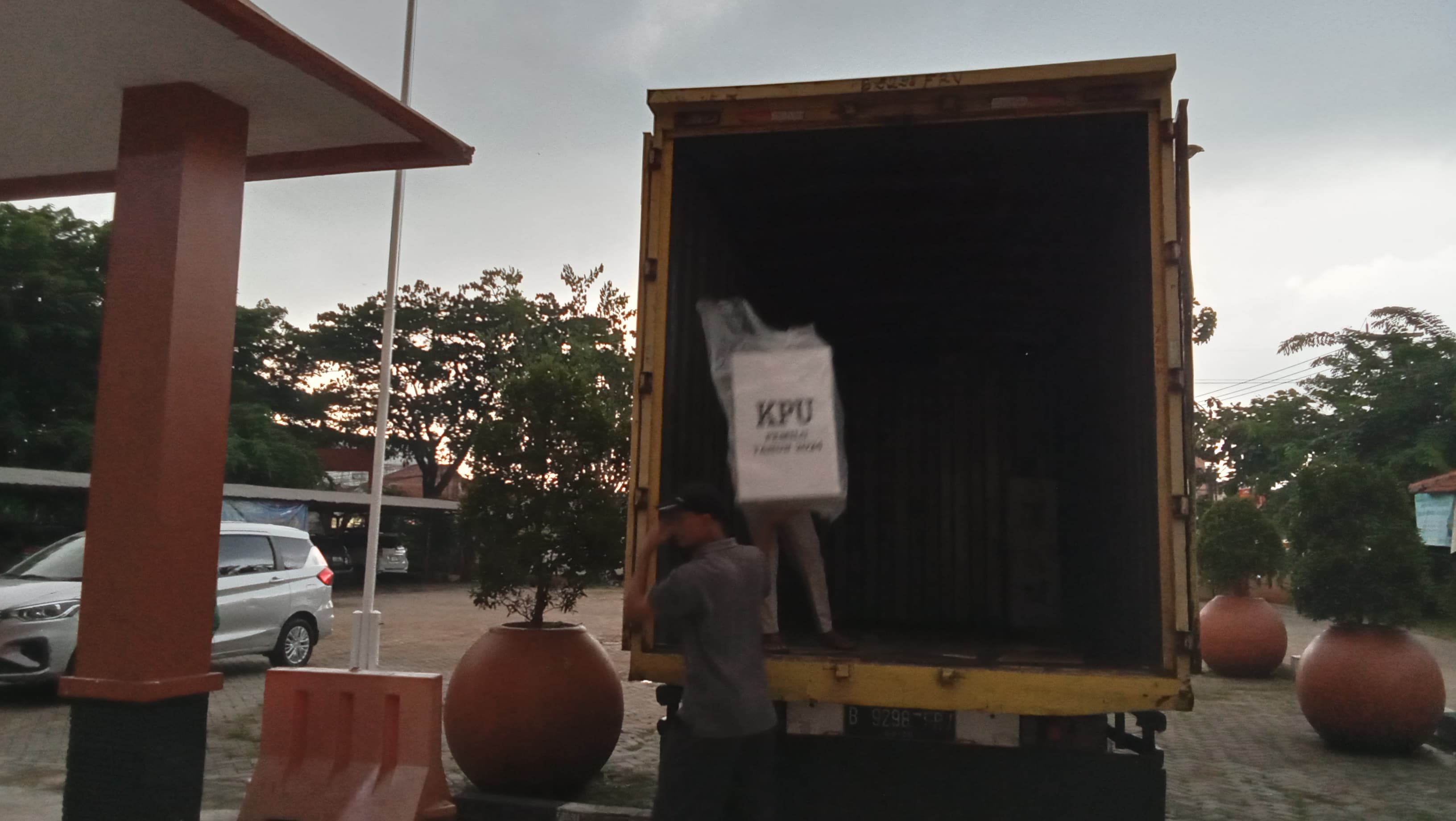 KPU Kabupaten Bekasi Pakai Metode Pengecekan Ulang Untuk Logistik Pemilu