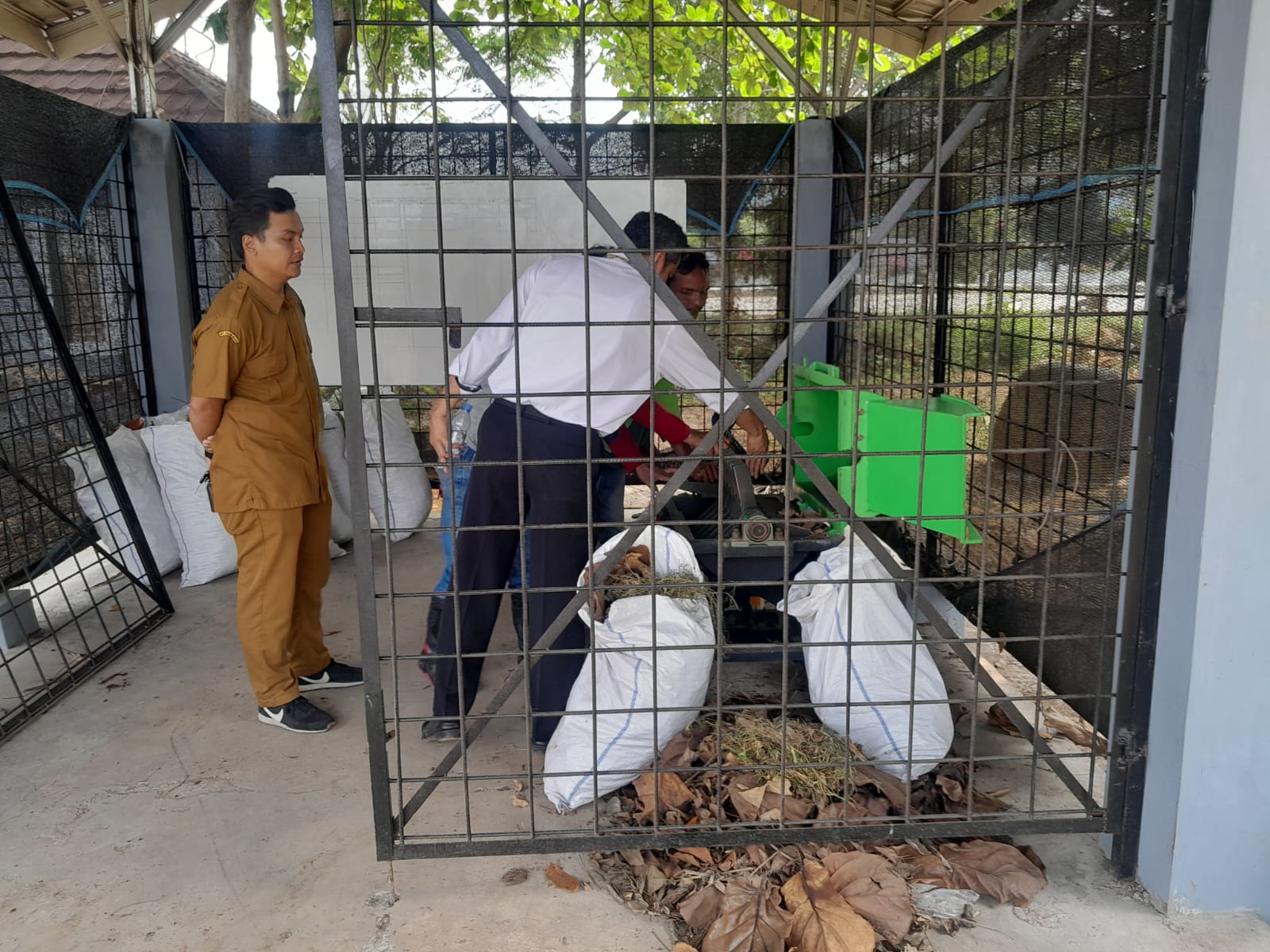 DLH Karawang Lakukan Inovasi Pengolahan Sampah Organik Jadi Kompos