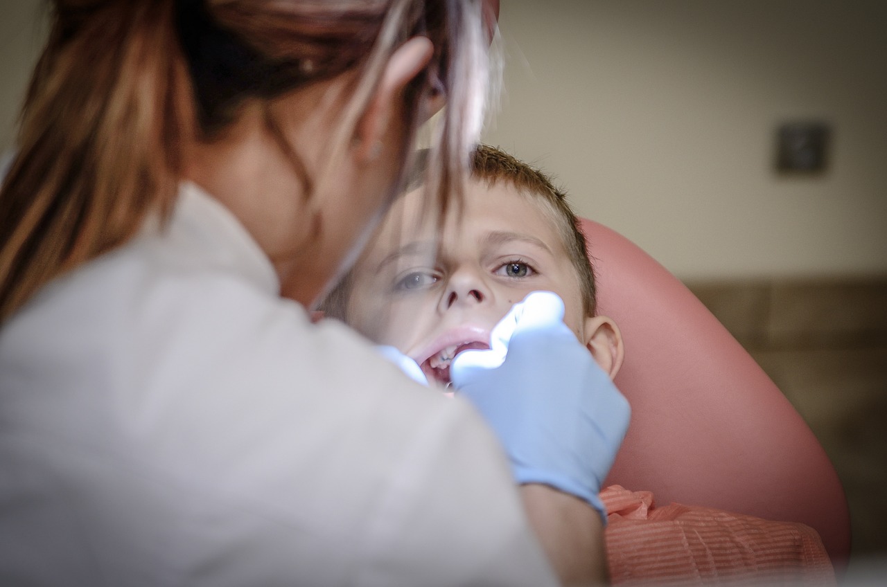 Bisa Sebabkan Gusi Bengkak, Berikut Penyebab Gingivitis atau Radang Gusi