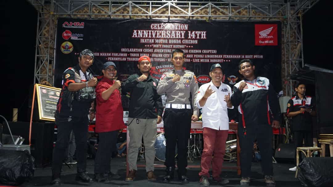 Ikatan Motor Honda Cirebon Rayakan Anniversary ke-14 dengan Bakti Sosial Kepahlawanan