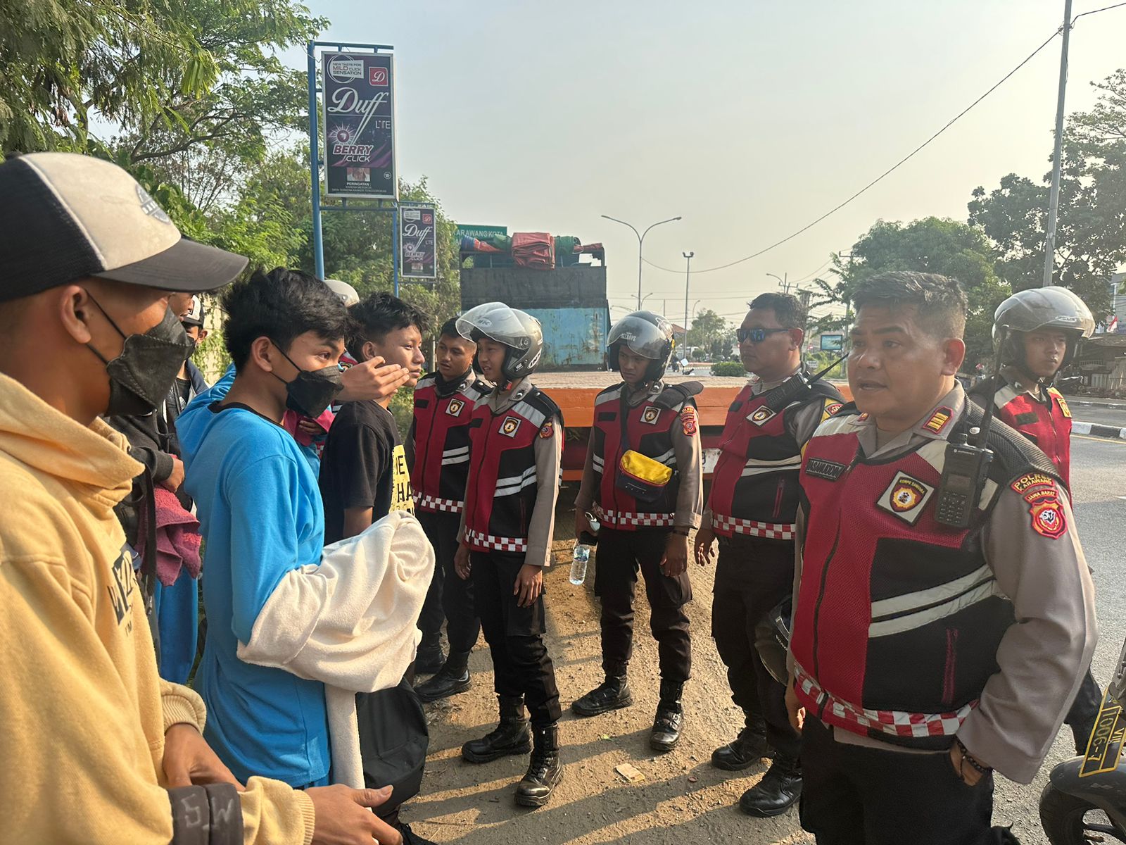 Polres Karawang Gagalkan Dua Kelompok Pelajar SMK yang Janjian  Bentrok di Tanjungpura