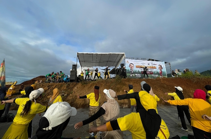 Ribuan Warga dari Berbagai Kalangan Hadiri Senam Ala Dahlan Iskan di The Emeralda Resort Padalarang KBB