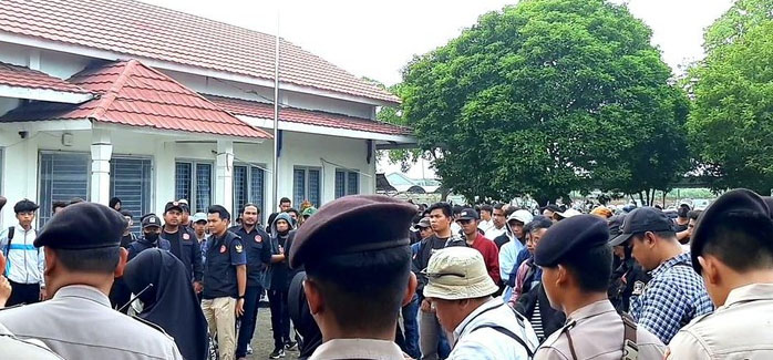 Angka Pengangguran Sarjana di Karawang Parah, Pemkab  Jangan Pasrah...!!! 