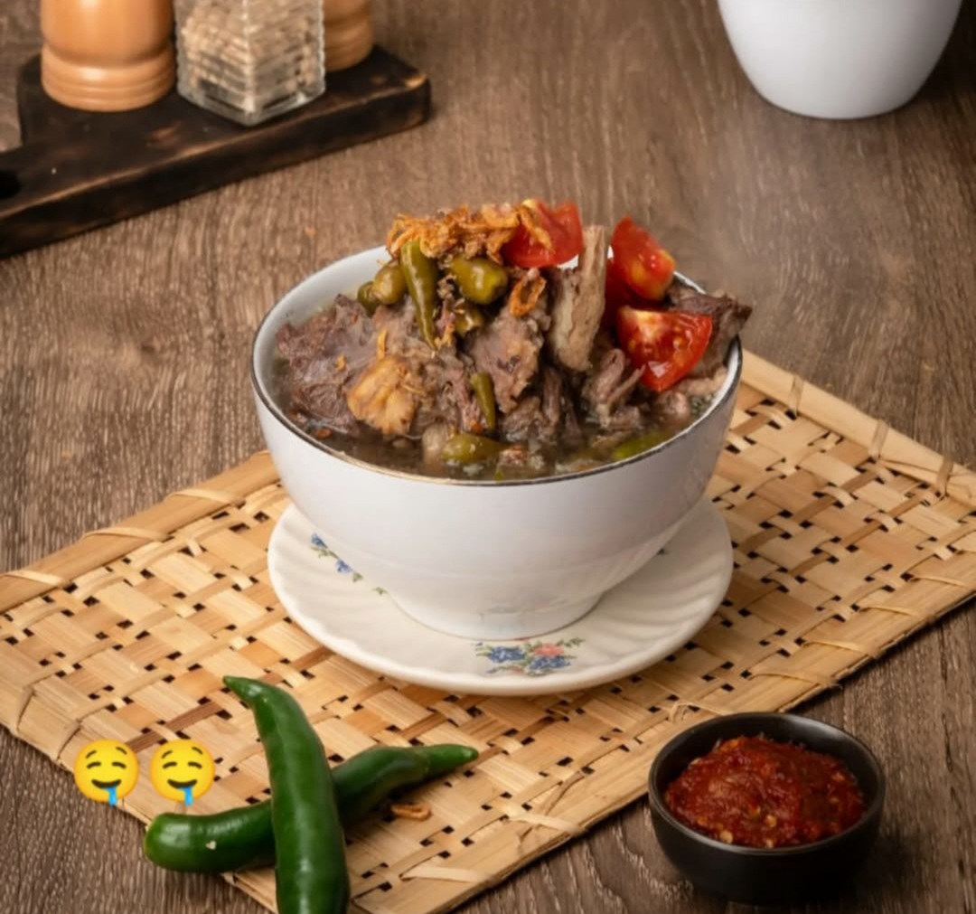 Sop Janda Viral Sambal Bu Nor di  Rolling Hills Karawang, Rasanya Juara