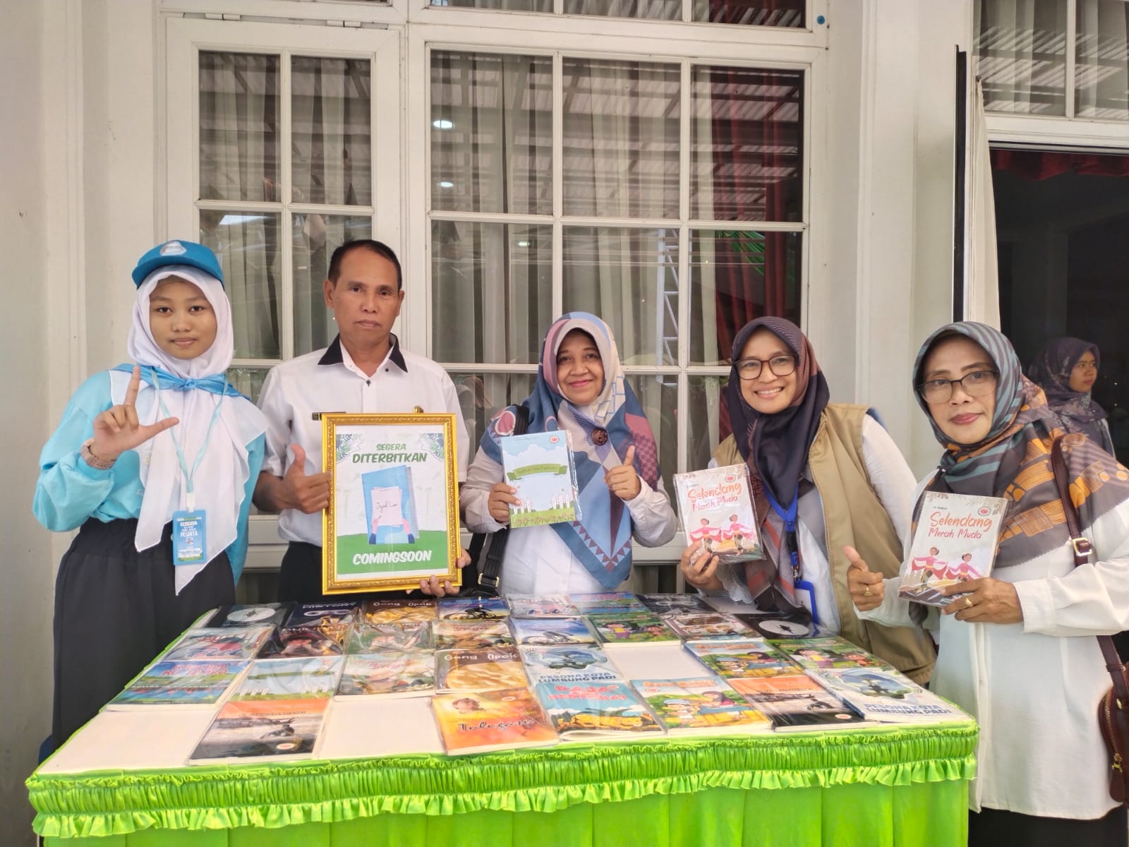 Perkuat Semangat Literasi Siswa, Kaca Geulis: Gebyar Literasi, Karawang Sukses Literasi