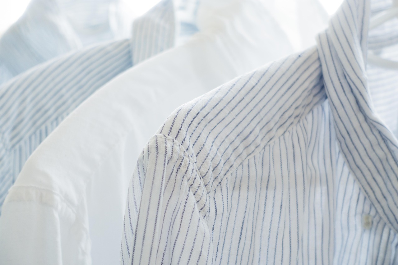 15 Cara Menghilangkan Noda Minyak di Baju Tanpa Merusak Kain, Jangan Langsung Dikucek!