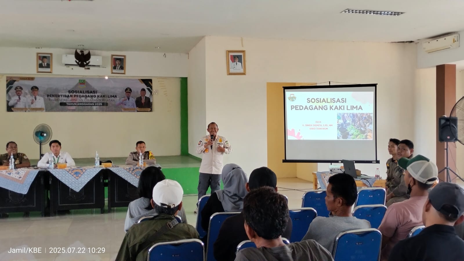 Kecamatan Ciksel Sosialisasikan Penertiban PKL, Pedagang Keluhkan Pungli hingga Minta Solusinya 