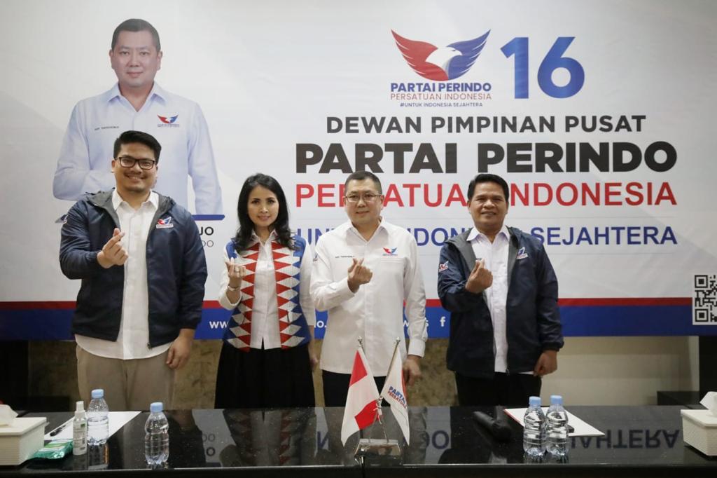 Lantik Dua Fungsional DPP, HT: Bawa Generasi Muda memilih Partai Perindo 