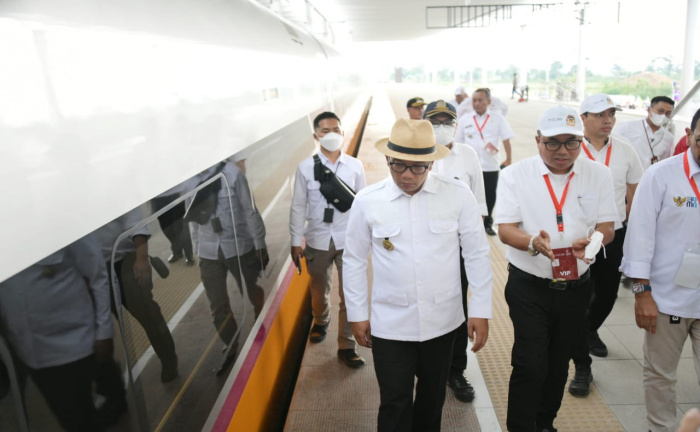 Jokowi dan Presiden China Xi Jinping Saksikan Uji Coba Kereta Cepat Jakarta - Bandung Secara Virtual