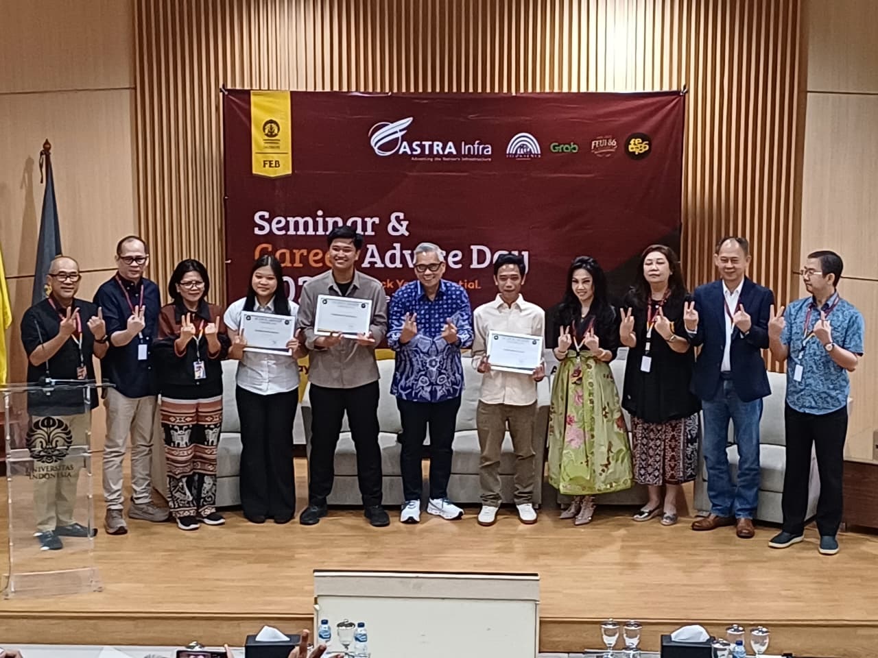 Alumni FEB UI-86 Buka Jalan Karier dan Kucurkan Beasiswa