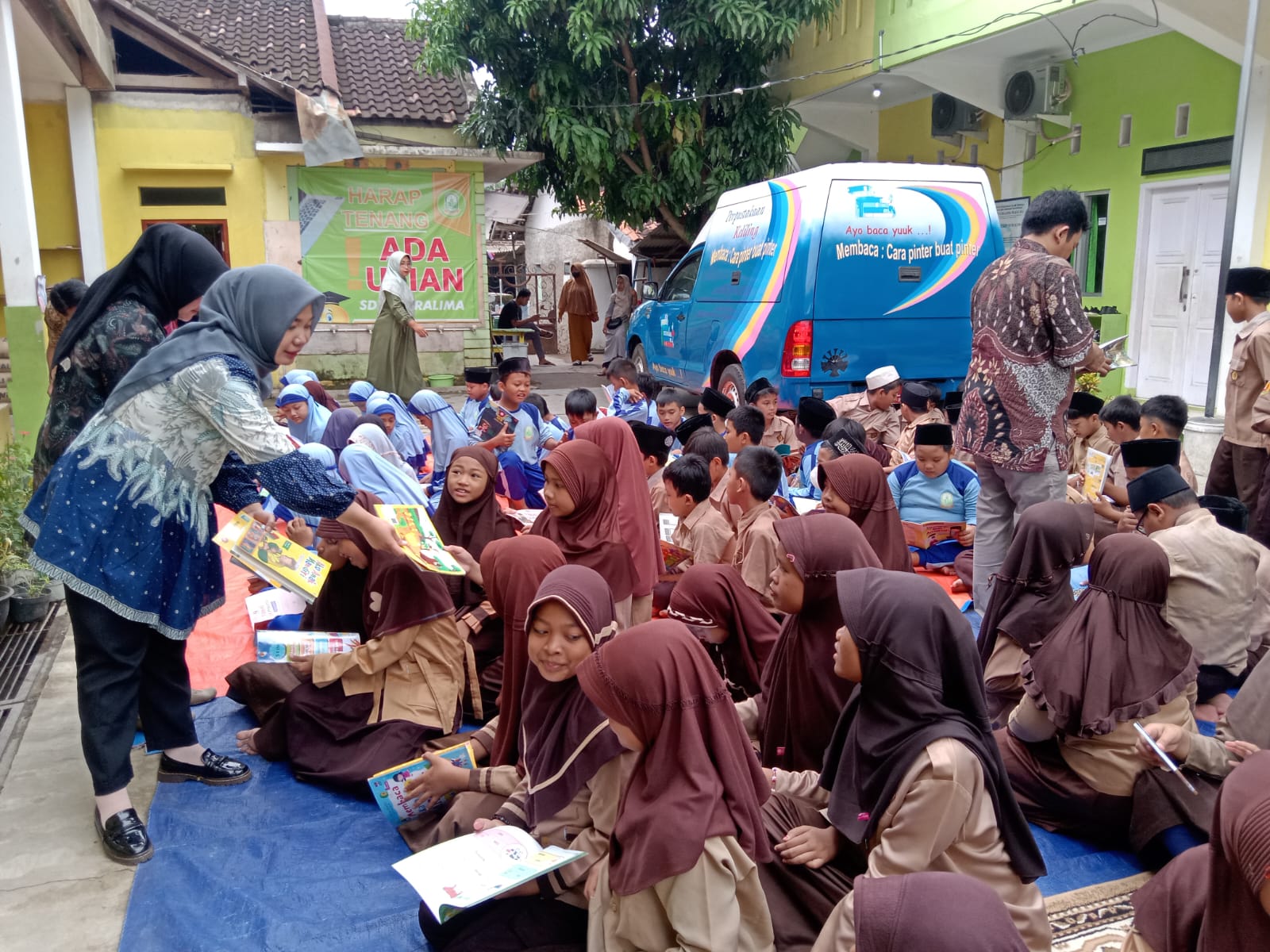 Pustakling Disarpus Karawang Tetap Rutin Lakukan Roadshow ke Berbagai Sekolah