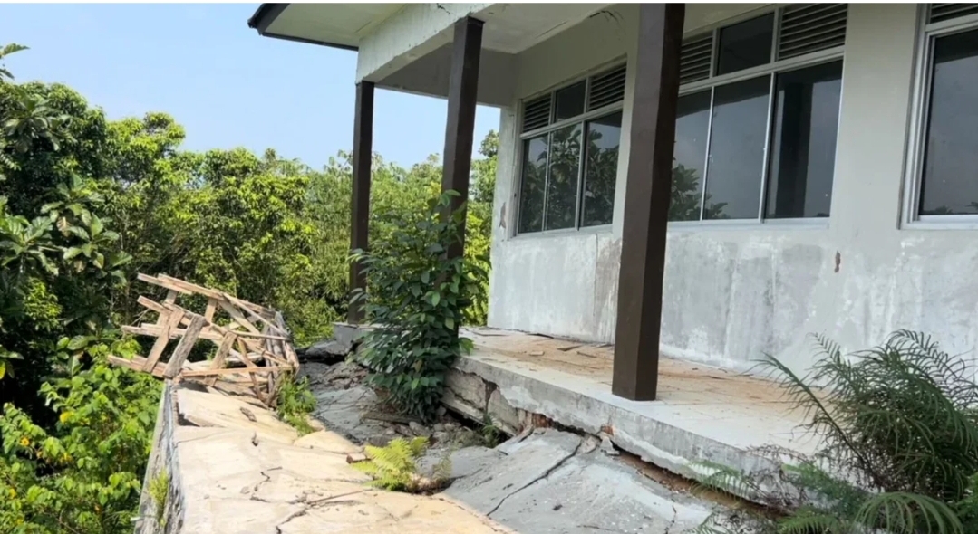 Diskdik Jabar Bakar APBD Rp2,6 Miliar, Bangunan SMKN 1 Cijeungjing  Tidak Jelas