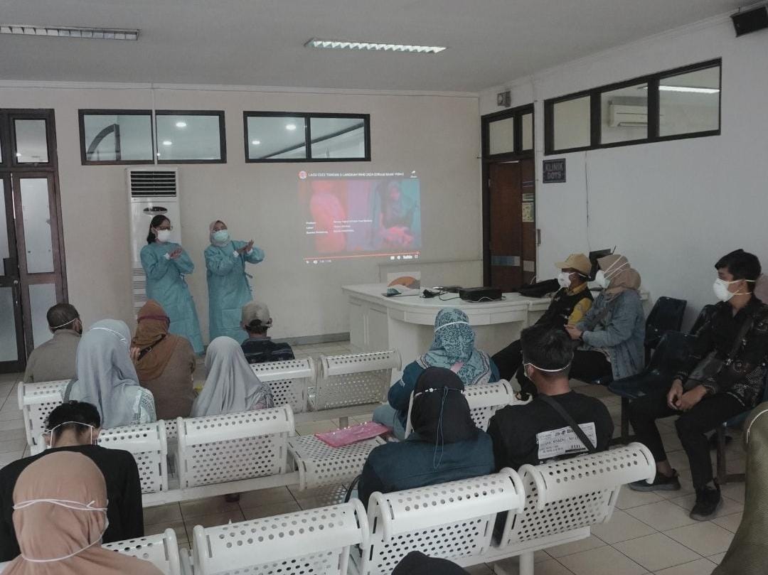 TIM TB RO RSUD Karawang Edukasi Pasien dan Keluarga tentang Penanganan dan Pencegahan Tuberkulosis