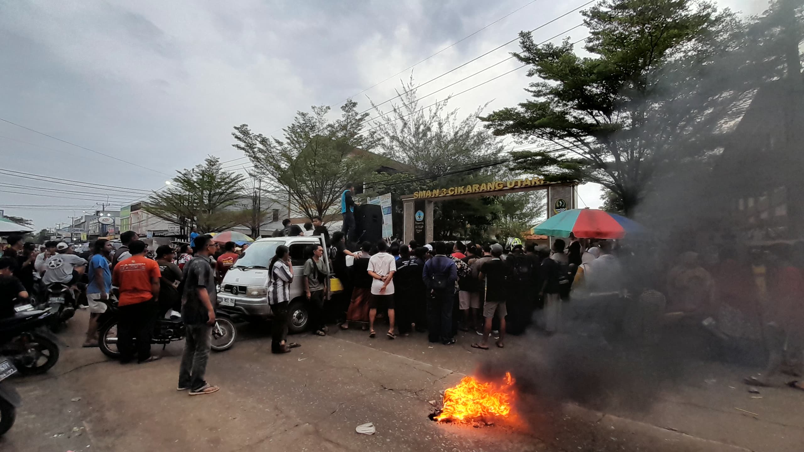 Cium Titipan Jalur Domisili SMAN 3 Cikarang Utara, Dekat Sekolah, Tapi Gagal Masuk