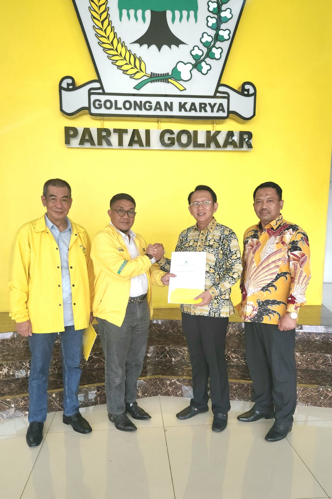 DPP Partai Golkar Keluarkan SK B1KWK untuk Pasangan Dani Ramdan-M. Ikhwan Syahtaria