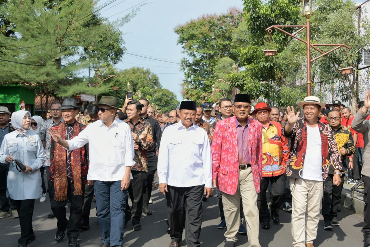 Jabar Jadi Kantong Pengangguran Tertinggi, Pak Uu Sebut Ini Alasannya!