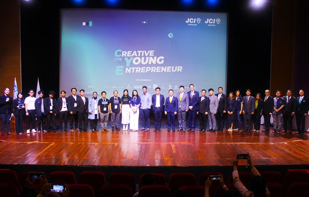 Mahasiswa Esa Unggul Raih Gelar Peserta Terfavorit di Ajang CYE 2025 oleh JCI Indonesia
