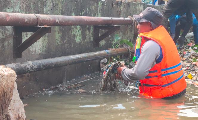  Rangkaian Peringatan HLH se-Dunia 2023, DLH Gelar Aksi Bersih Kali Bekasi