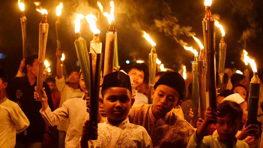 7 Tradisi 1 Muharam dari Berbagai Daerah di Indonesia. Dari Kirab sampai Pawai Obor