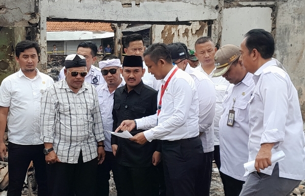Pasar Terbakar, Bupati Bekasi Turun Tangan, Pastikan Aktivitas Ekonomi Masyarakat Tidak Terhenti Lama