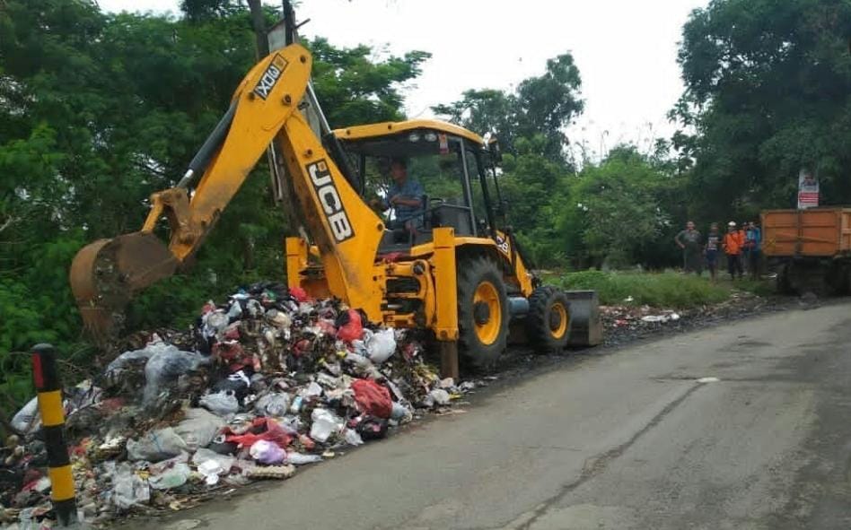 Antisipasi Lonjakan Sampah Jelang Tahun Baru 2025, DLH Karawang Bentuk Tim Pemantau Penanggulangan Sampah