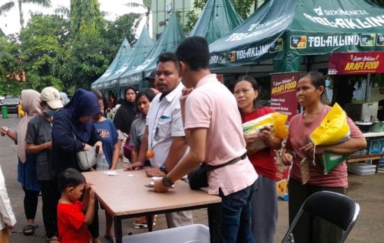 Bulog Siaga Gelontorkan Beras SPHP ke Pasar Johar Karawang, Klaim Harga Beras Mulai Turun