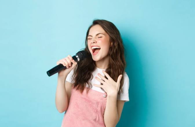 Tidak Menyusahkan, Intip 7 Tips Melatih Vokal Suara Tetap Jernih