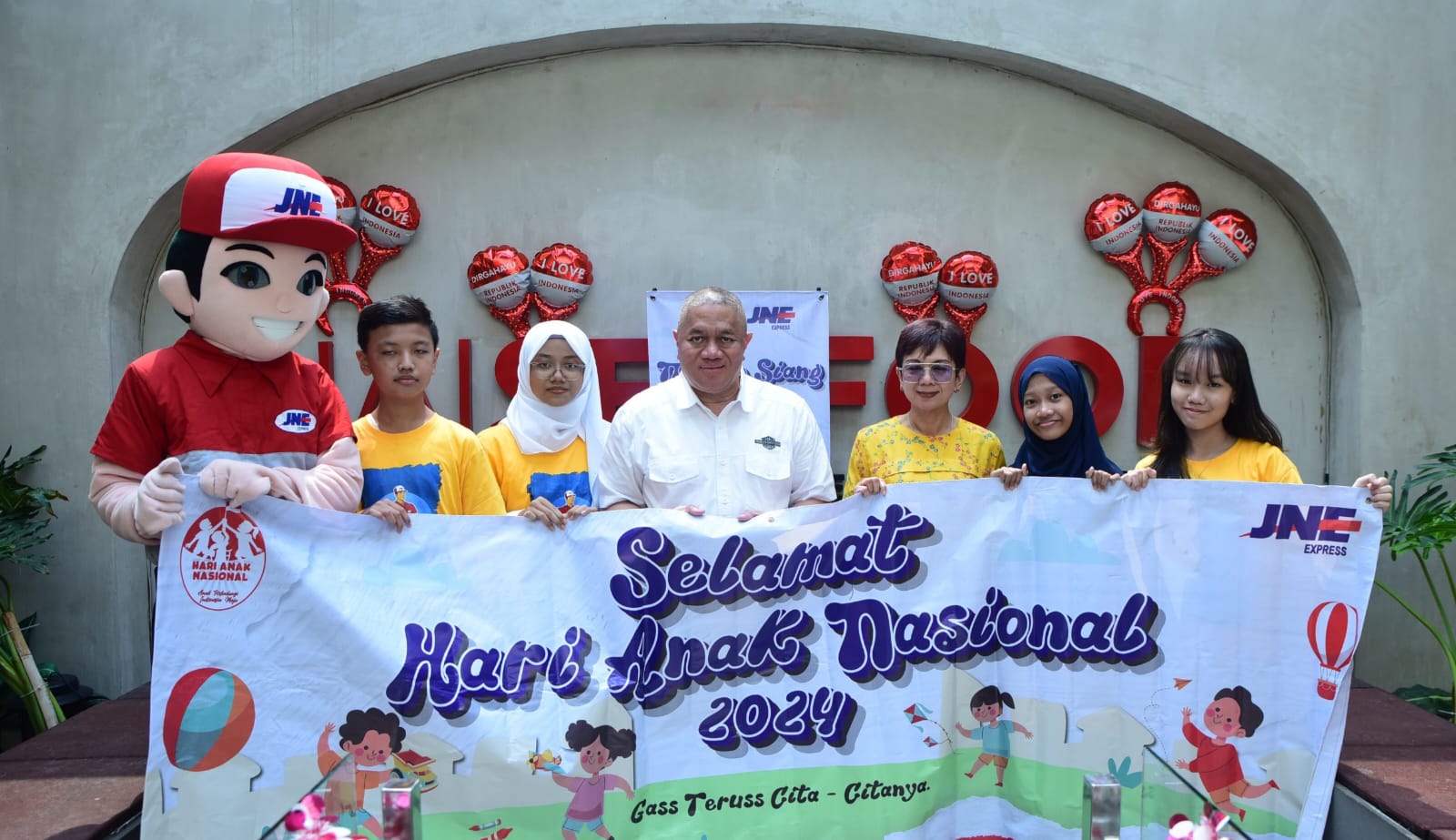 Rayakan Hari Anak Nasional, JNE Berbagi Keceriaan Bersama Anak Berbakat dan Berprestasi