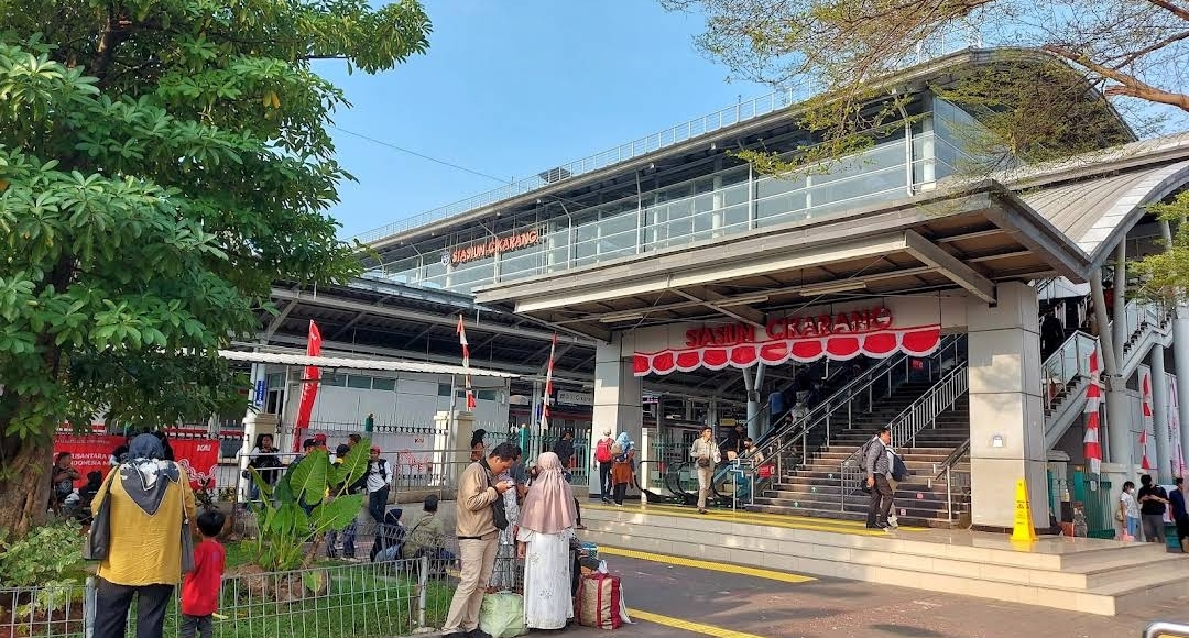 Arus Balik Lebaran 2026 Membludak, Ribuan Penumpang Padati Stasiun Cikarang