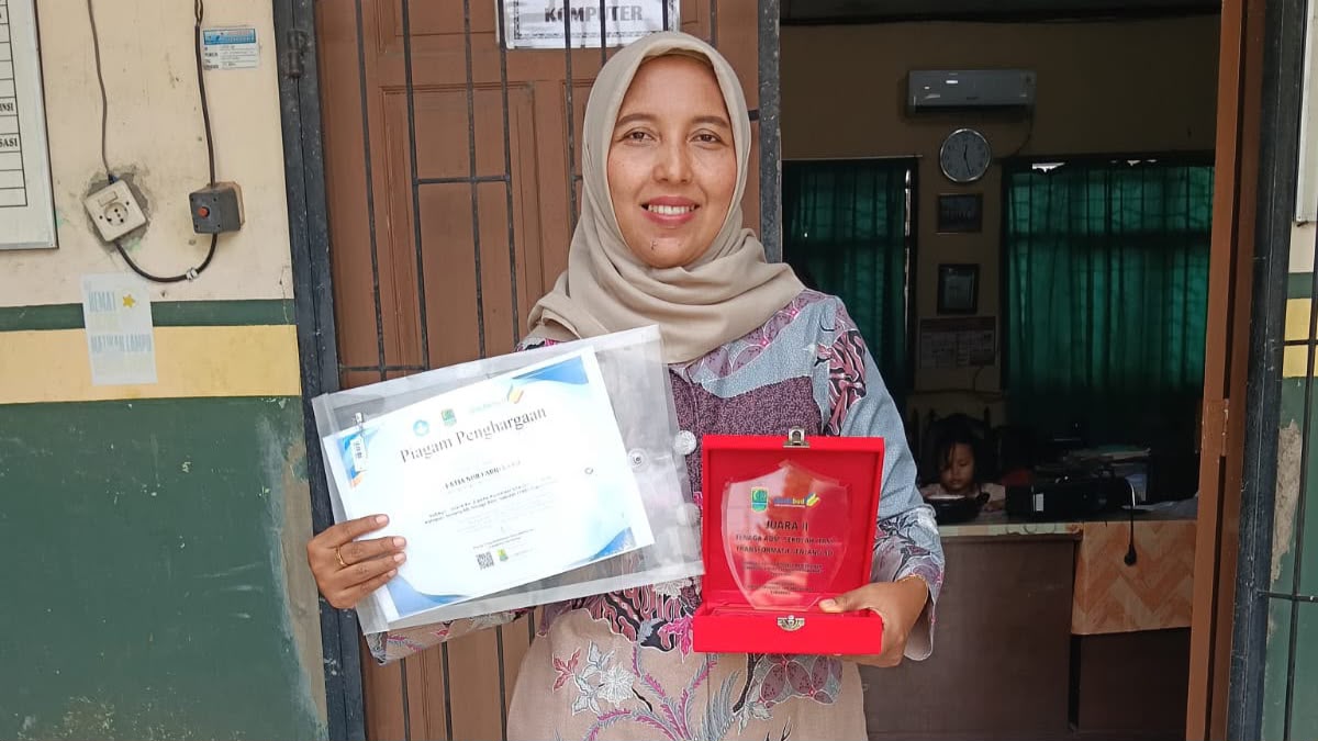 Guru SDN Palumbonsari 4 Karawang Dorong Digitalisasi Lewat Portal Palsapat