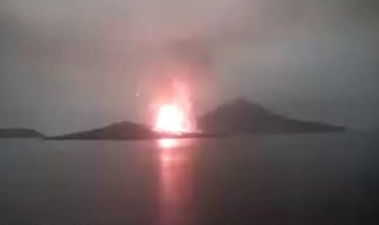 Status Siaga, Gunung Anak Krakatau Erupsi Lagi Lontarkan Abu 1.000 Meter