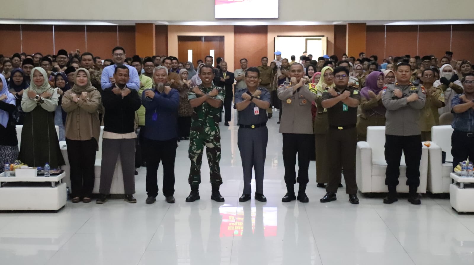 Perangi Tawuran Pelajar, Pemkab Bekerjasama dengan Polres Metro Bekasi Jalankan Program Botram Sekolah 