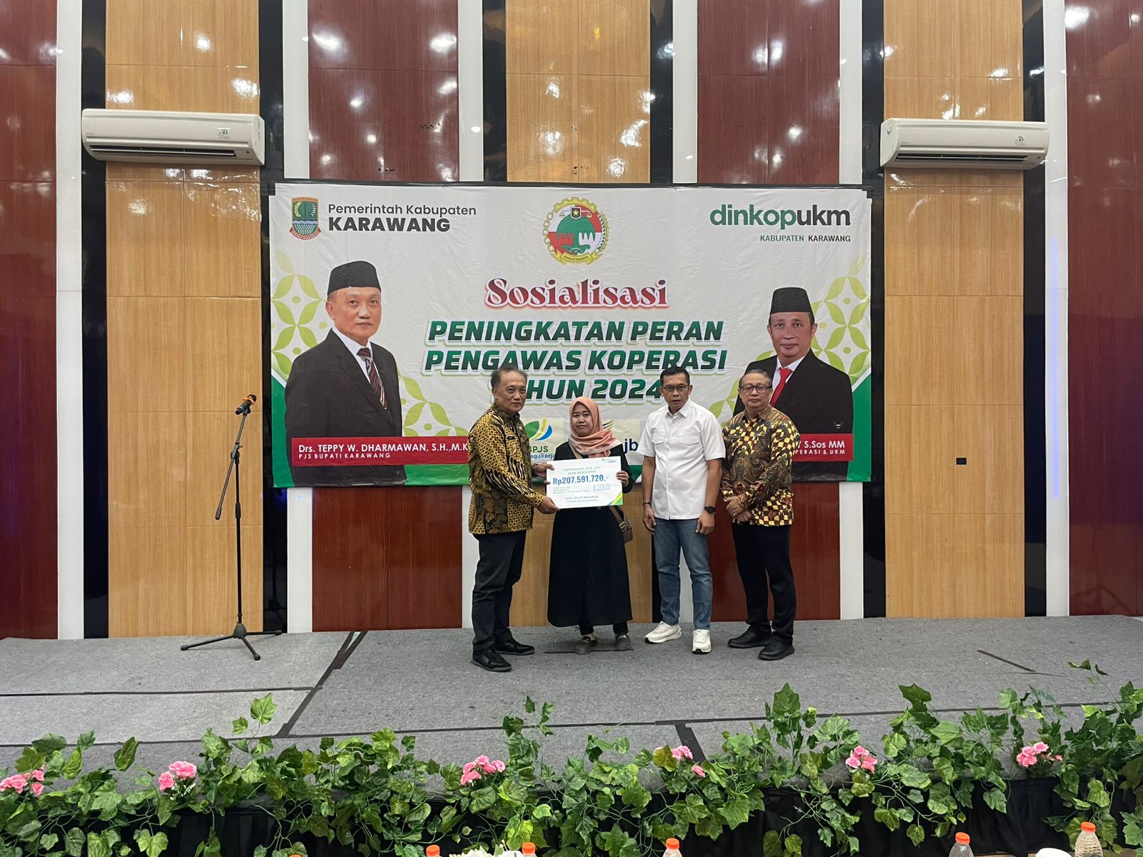 Ahli Waris Tenaga Kerja Kopkar KIA Karawang Dapat Santunan Rp207 Juta dari BPJS Ketenagakerjaan