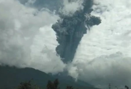 Rentetan Kejadian Erupsi Gunung Marapi Sumatera Barat