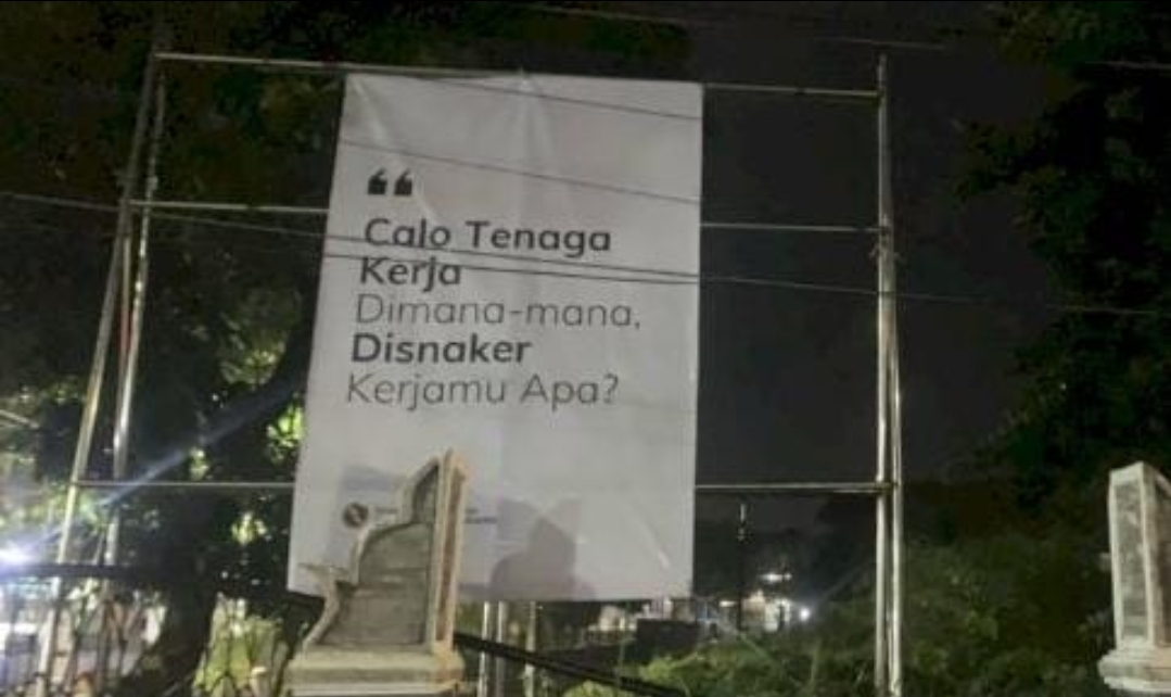 Sindir Keras di Baliho, Pertantakan Disnaker Kinerja Disnakertrans Purwakarta