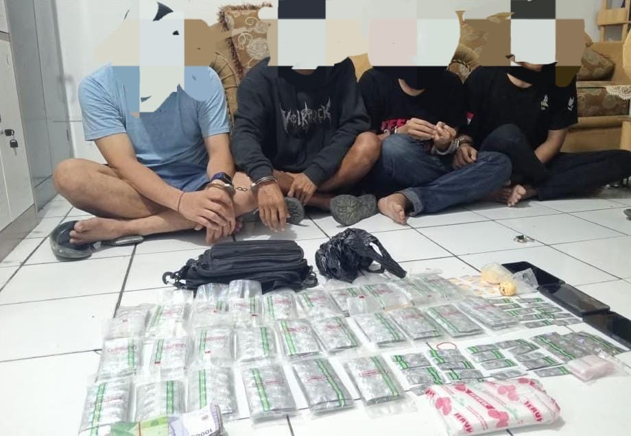 Grebek Dua Lokasi di Cilamaya, BNNK Karawang Ringkus 5 Pengedar dan Sita 5.555 Butir Obat Keras