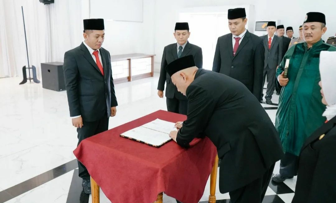 Tahun Baru, Jabatan Baru, Berikut 4 Sekdis dan 6 Sekcam Karawang yang Dirombak Bupati Aep