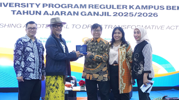 Etika Mendengar di Era AI dan Revolusi Industri, Sudjiwo Tedjo Inspirasi Maba Universitas Esa Unggul Bekasi 