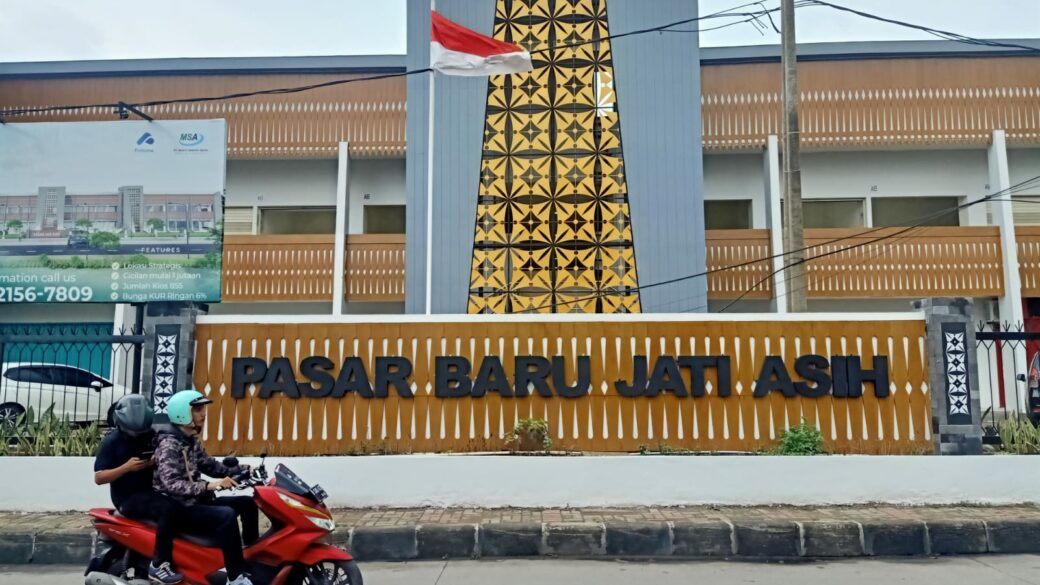 Dipaksa Tebus HPTB Rp4 Juta, Pedagang Pasar Jatiasih Minta Dasar Hukumnya 